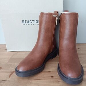 Kenneth Cole Reaction Anabelle Chelsea Boots Womens 7 Luggage Brown Lug NWB